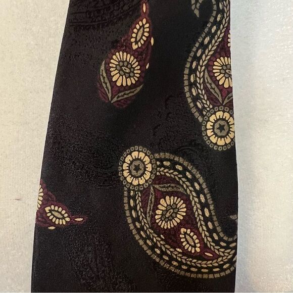 Aquascutum  London Black Silk Tie with Paisley Design Hand Finished - Picture 1 of 5